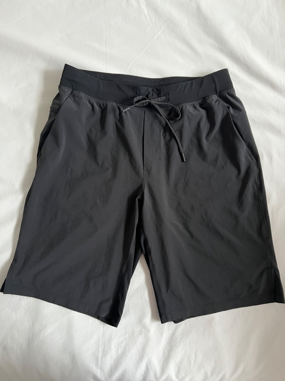 Lululemon T.H.E. Short Black Sz L Linerless High Intense Training Shorts Pockets